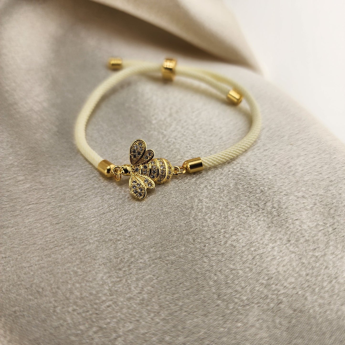 A charming gold-plated bracelet micropaved cubic zirconias