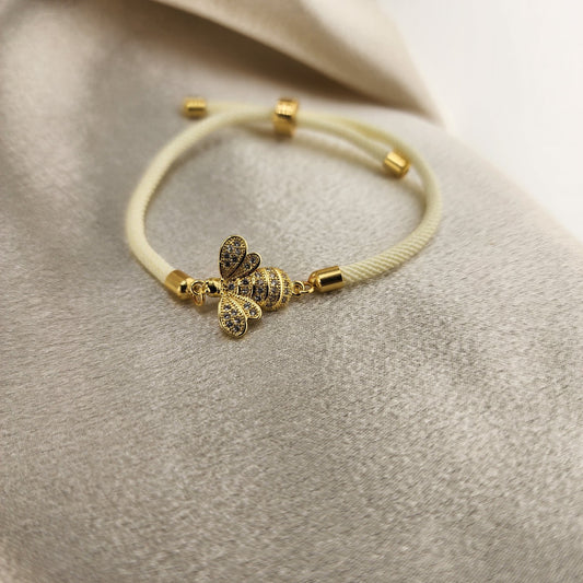 A charming gold-plated bracelet micropaved cubic zirconias