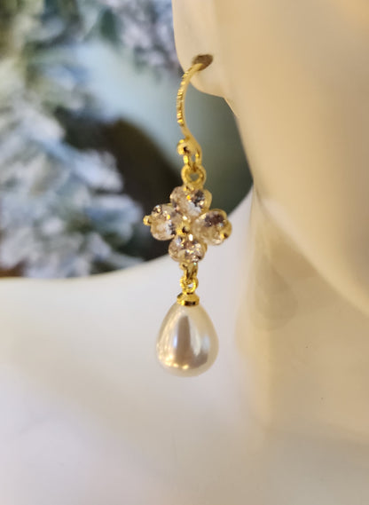 18K gold-plated floral earrings