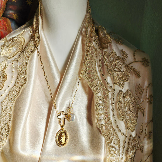 Gold-plated necklace with Our Lady of Guadalupe pendant (golden)