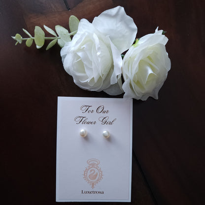 Flower Girl · Freshwater Pearl Studs-White
Maison Luxetrosa