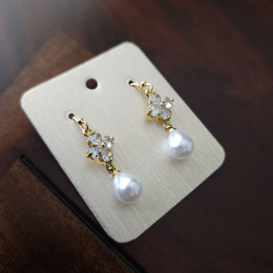 Lumina Prima Earrings

Aurora Radians Collection