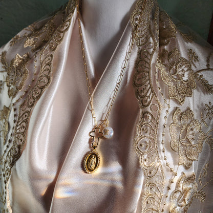 Gold-plated necklace with Our Lady of Guadalupe pendant (golden)