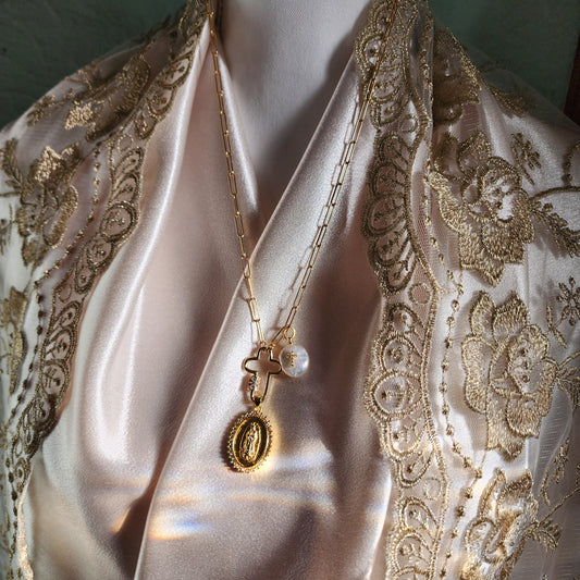 Gold-plated necklace with Our Lady of Guadalupe pendant (golden)