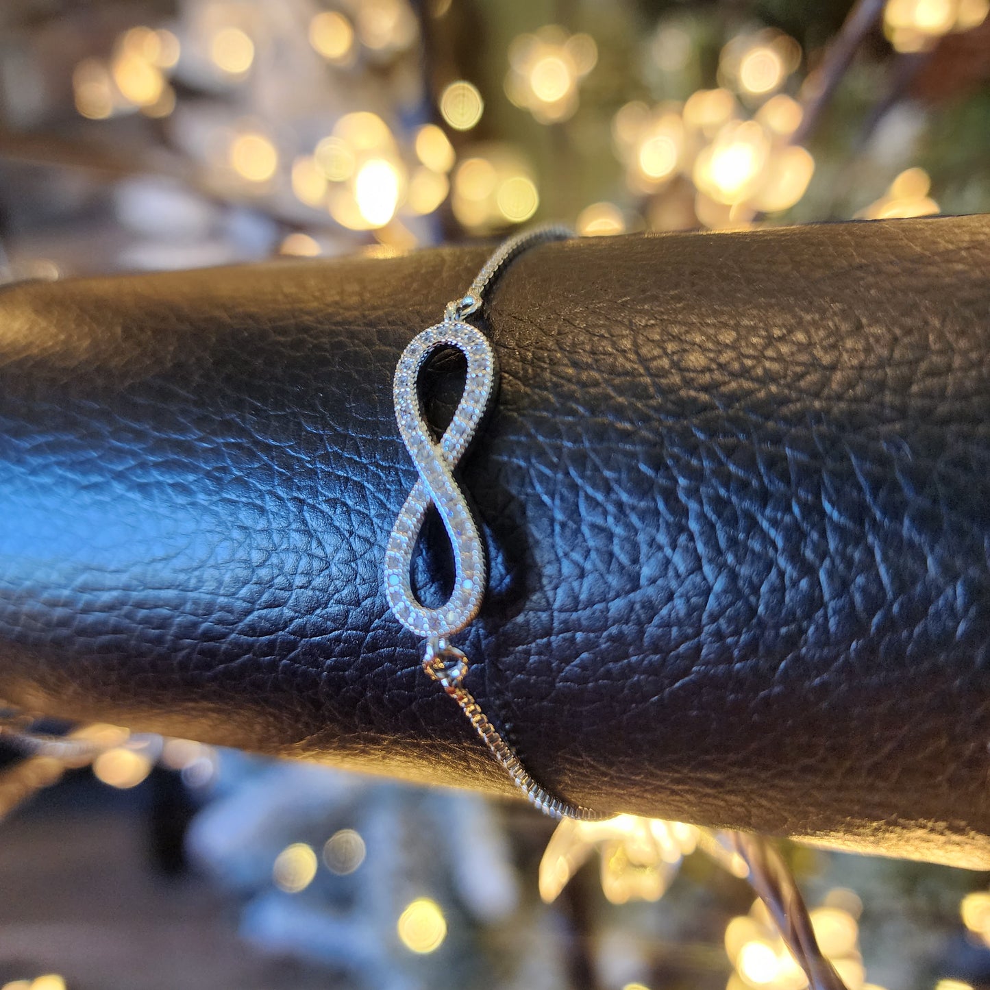 ✨ Infinity-Slider Bracelet. Pulsera Deslizante “Luz de Platino”