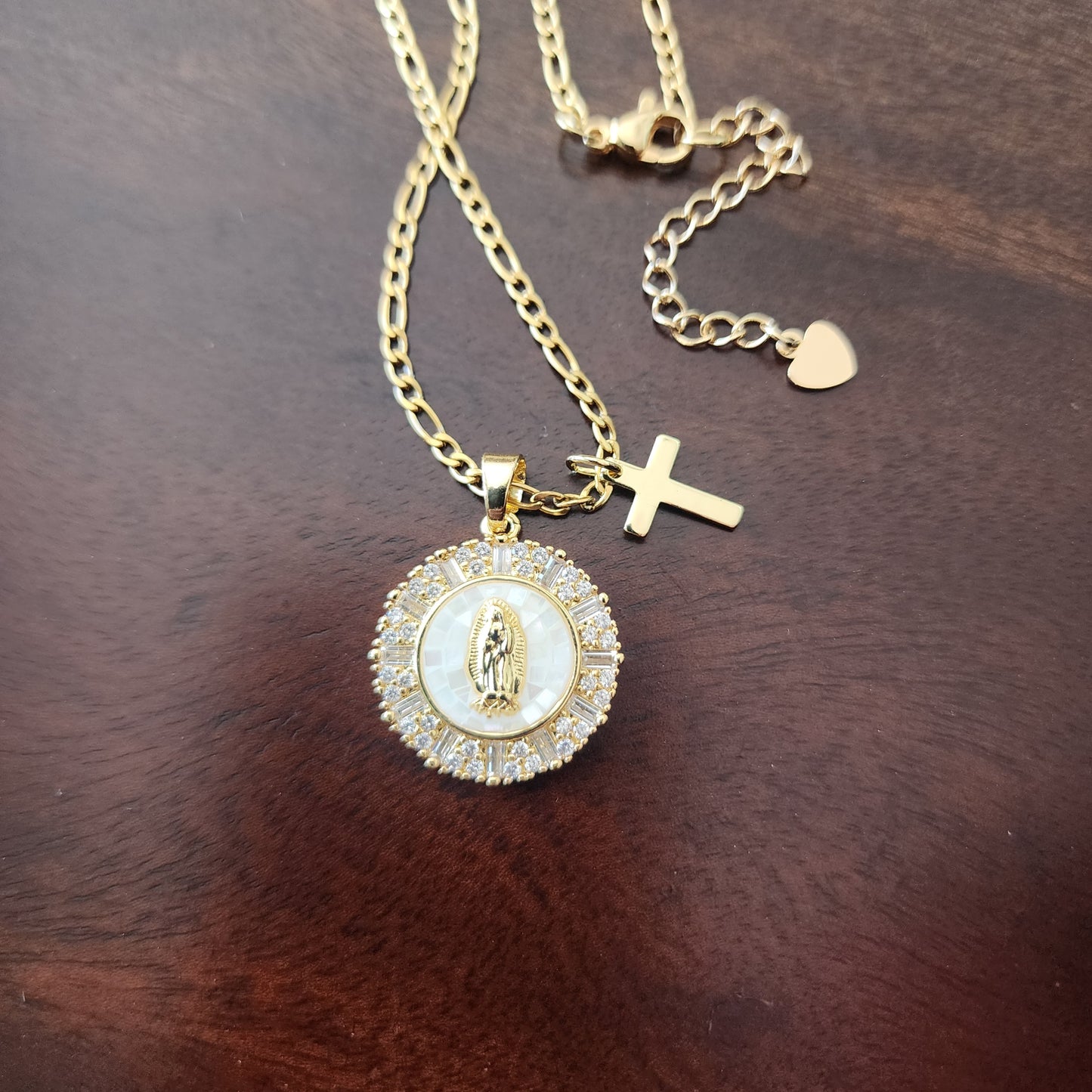 Our Lady of Guadalupe – White Mosaic Necklace
Nuestra Señora de Guadalupe – Collar de Mosaico Blanco