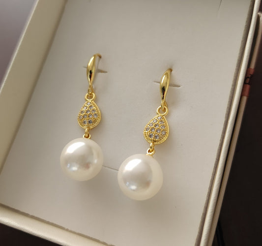 Aurea Vigilat — White Pearl Drop Earrings